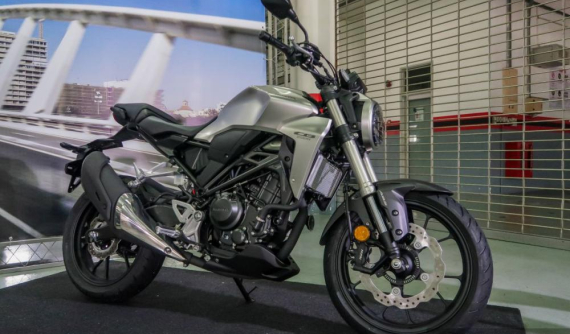 Honda CB250R 2018 ra mắt: Thiết kế giống Honda CB1000R, giá 131 triệu đồng