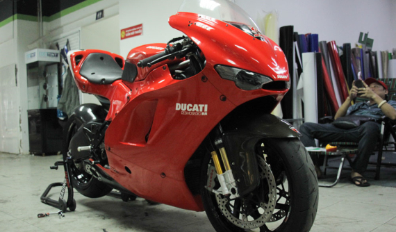 Ngắm siêu xe Ducati Desmosedici RR trị giá hơn 5 tỷ tại Việt Nam