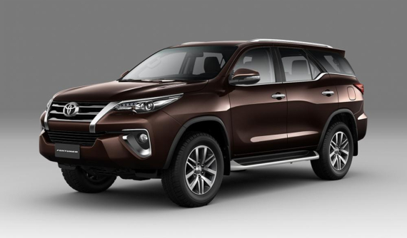 Toyota giới thiệu Fortuner 2018 tại Việt Nam, thêm 2 bản máy dầu, số tự động mới
