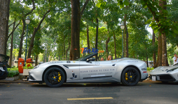 Đánh giá nhanh siêu xe mui trần Ferrari California T của ông Đặng Lê Nguyên Vũ