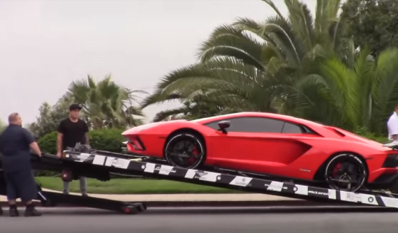 Justin Bieber tậu siêu xe Lamborghini Aventador S thứ hai trị giá hơn 9 tỷ đồng