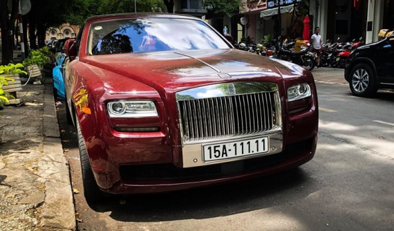Rolls-Royce Ghost biển "ngũ quý" 1 bất ngờ tái xuất tại Sài thành cùng Ferrari 458 Italia