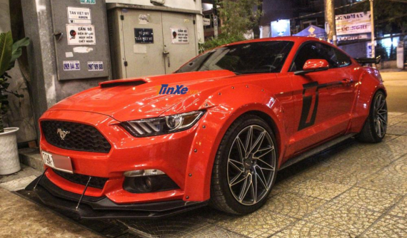 Đánh giá nhanh Ford Mustang độ body kit thân rộng hơn 300 triệu Đồng của biker Nha Trang