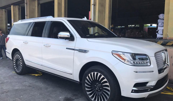 Lincoln Navigator 2018 đầu tiên cập bến Việt Nam, giá hơn 9 tỷ Đồng