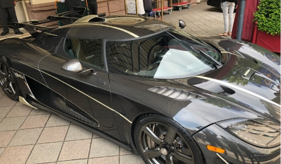 Lần đầu tiên bắt gặp siêu xe "hàng thửa" Koenigsegg Agera Thor ngoài đời thực