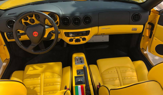 Đánh giá nhanh nội thất siêu xe mui trần Ferrari 360 Spider hàng hiếm tại Việt Nam