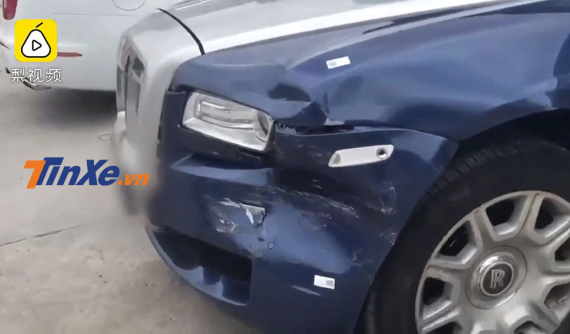 Đâm vào Rolls-Royce Ghost, người lái ô tô có thể phải "bán nhà đi mà đền"