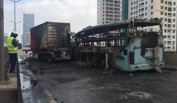 Đây là lý do khiến đường vành đai 3 trên cao ùn tắc kéo dài vào giờ cao điểm sáng nay