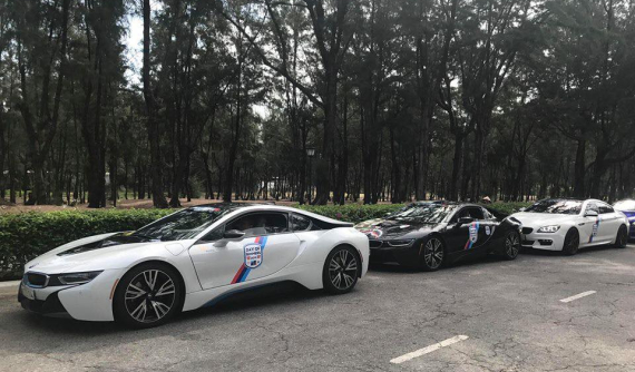 Cặp đôi BMW i8 của "chủ nhà" Đà Nẵng tiếp đón hàng chục chiếc BMW từ các nơi đổ về
