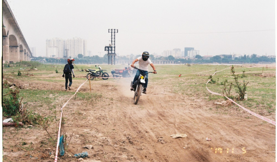Làm thế nào để thuyết phục bố mẹ cho phép bạn mua xe côn tay?