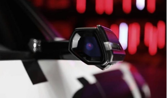 Soi kỹ hệ thống gương chiếu hậu ảo của Audi e-tron Quattro 2019