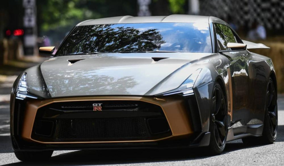 Ngắm vẻ đẹp "bằng xương, bằng thịt" của Nissan GT-R50 dự kiến có giá hơn 1 triệu USD