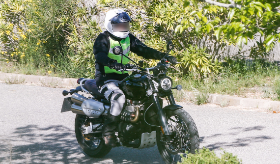 Triumph Scrambler 1200 2019 tiếp tục lộ "ảnh nóng"
