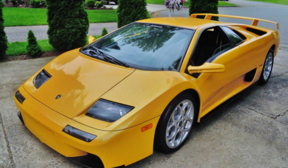 "Lamborghini Diablo 2001" rao bán với giá bèo
