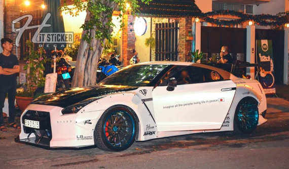Siêu xe đường phố Nissan GT-R độ "khủng" rao bán 2,8 tỷ Đồng
