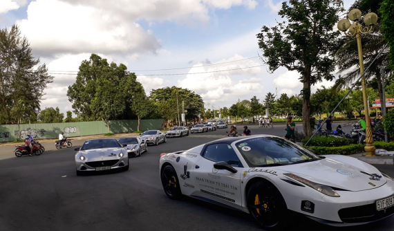 Nhìn lại hành trình siêu xe của Chủ tịch Trung Nguyên tại các tỉnh miền Tây