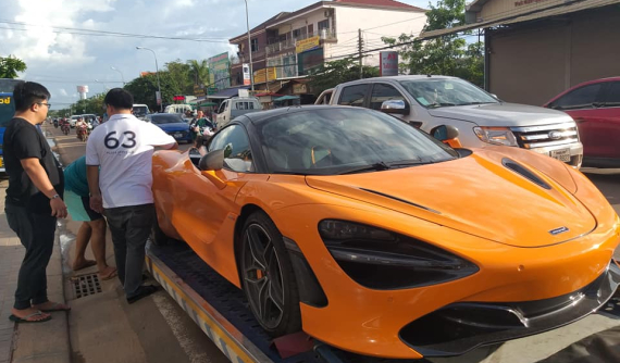 Không chỉ Việt Nam và Campuchia, "cơn bão" McLaren 720S cũng đổ bộ đến Lào