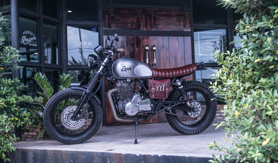 Honda CB400SS trong bản độ tracker khỏe khoắn của ZEUS Custom