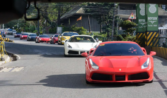 Siêu xe bị bắt gặp trên đường phố Philippines như "cơm bữa"