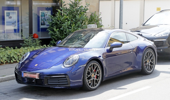 Bắt gặp Porsche 911 2019 trần trụi trên đường phố trước ngày ra mắt
