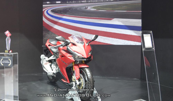 Chi tiết Honda CBR250RR 2018 màu Đỏ sần tại GIIAS 2018