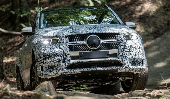 Mãn nhãn xem Mercedes-Benz GLE450 2020 tự mình thoát khỏi hố cát