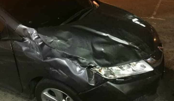 Đỗ xe chắn lối ra của Toyota Hilux, người lái chiếc Honda City nhận bài học đắt giá