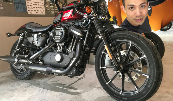 Không chỉ sở hữu các siêu xe cực hiếm, Minh "Nhựa" còn tậu mô tô "khủng" bản giới hạn