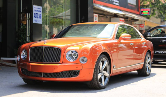 Đánh giá nhanh "quý tộc" Bentley Mulsanne Speed màu cam nổi bần bật trên đường phố Hà thành