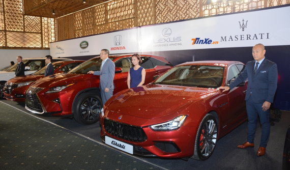 Bentley và Lamborghini lại lỡ hẹn với triển lãm ô tô Việt Nam 2018