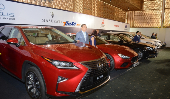 Cận cảnh dàn xe trưng bày của các hãng tham dự triển lãm ô tô Việt Nam 2018