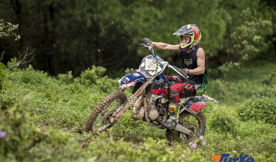 Cào cào Enduro - Thú chơi của những "kẻ liều"