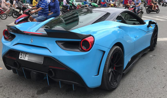 Bản độ Ferrari 488 GTB SVR độc nhất Việt Nam được chủ nhân cho thay áo "Hoàng thân Qatar"