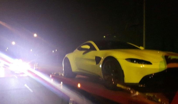Cảnh sát Canada tạm giữ siêu xe Aston Martin Vantage vì chạy quá tốc độ