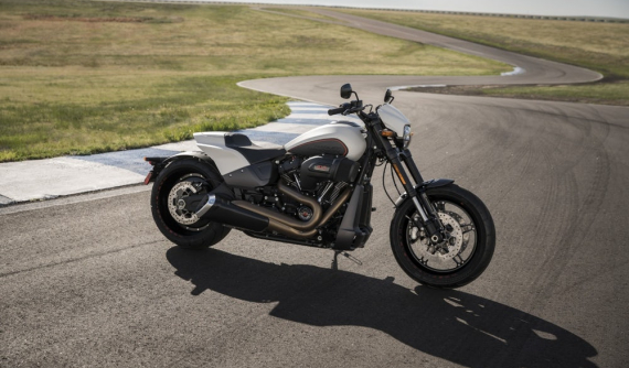 Harley-Davidson FXDR 114 2019 ra mắt sẵn sàng chinh chiến đường đua