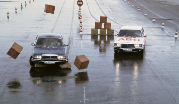 ABS - hệ thống mở ra kỷ nguyên mới cho ngành ô tô - bước sang tuổi 40