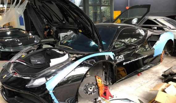 Không chỉ có Lamborghini Aventador, thợ Nhật còn độ Liberty Walk cho siêu xe Ferrari 488 GTB