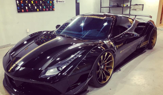 Lộ diện siêu phẩm Ferrari 488 GTB độ Liberty Walk độc nhất Việt Nam