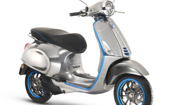 Piaggio sản xuất xe điện Vespa Elettrica vào tháng 9, giới thiệu xe máy hybrid Vespa Elettrica X vào tháng 11