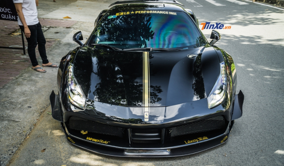 Đánh giá nhanh siêu phẩm Ferrari 488 GTB độ Liberty Walk độc nhất Việt Nam