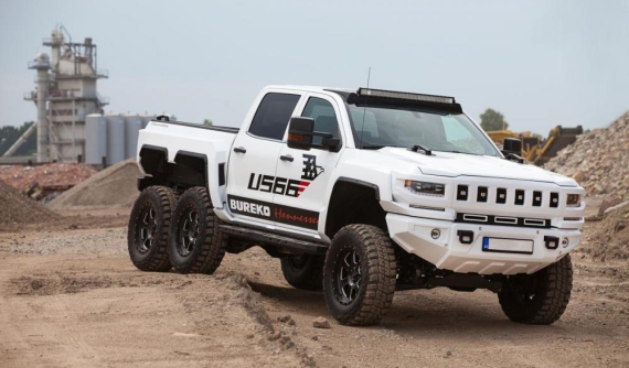 Ngỡ ngàng với quái vật 6 bánh Chevrolet Silverado