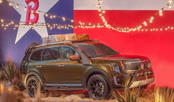 Crossover 8 chỗ Kia Telluride 2020 bất ngờ lộ diện trong một tuần lễ thời trang