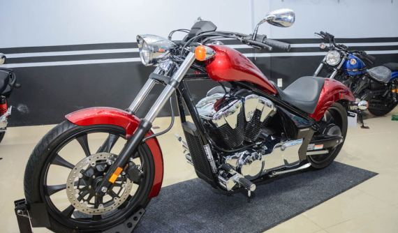 Đánh giá nhanh xế "khủng" Honda Fury 2018 đầu tiên về Việt Nam