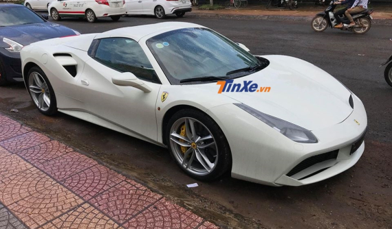 Siêu xe mui trần Ferrari 488 Spider đầu tiên xuất hiện tại tỉnh Bình Phước
