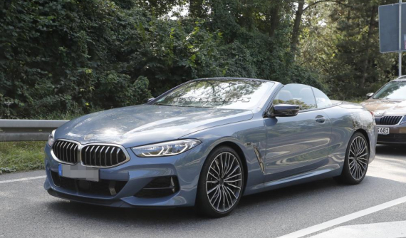 BMW 8-Series Convertible 2019 bị bắt gặp chạy trên đường phố