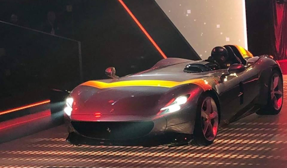 Ferrari bí mật giới thiệu Monza SP1 và SP2 - cặp đôi siêu xe đậm chất hoài cổ