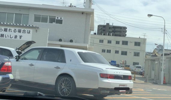 "Rolls-Royce của Nhật Bản" Toyota Century có thêm phiên bản thể thao và giá cao