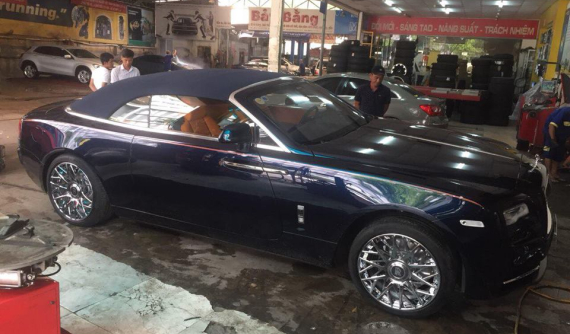 Rolls-Royce Dawn có một không hai tại Việt Nam được chủ nhân độ mâm kịch độc