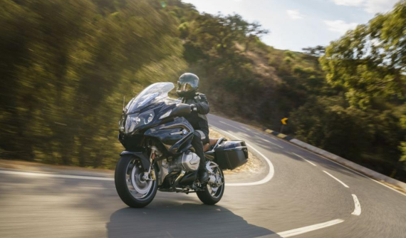 "Chuyên cơ mặt đất" BMW R1250RT 2019 có gì mới?