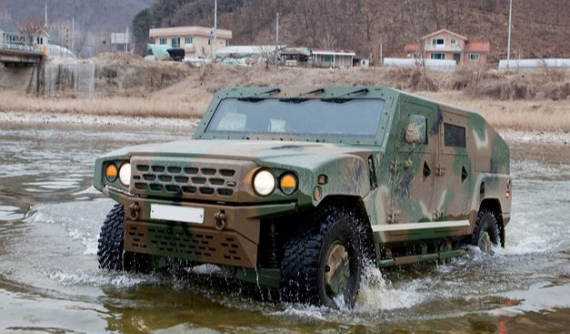 Bất ngờ với xe quân sự rất giống Humvee của Kia